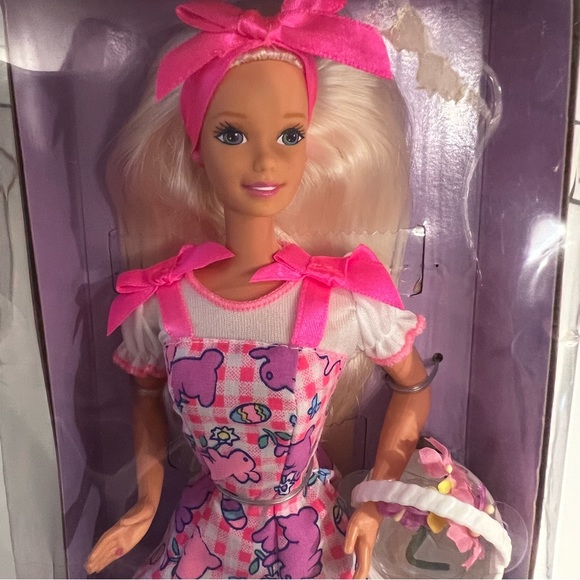 COLLECTOR’S EDITION EASTER BARBIES, set of 2 🐣 🐰 🌺 👱🏻‍♀️ - Picture 11 of 14